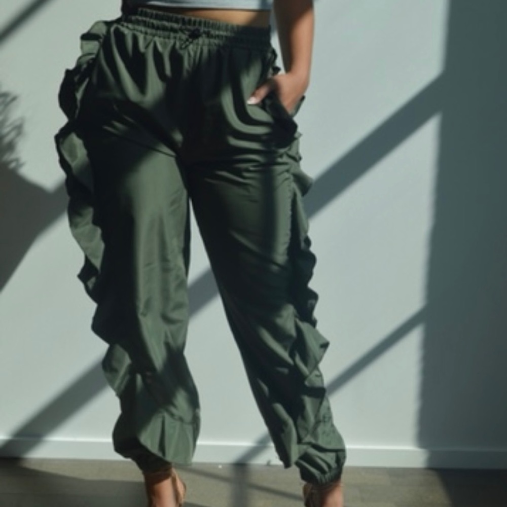 Side of Ruffles Pants